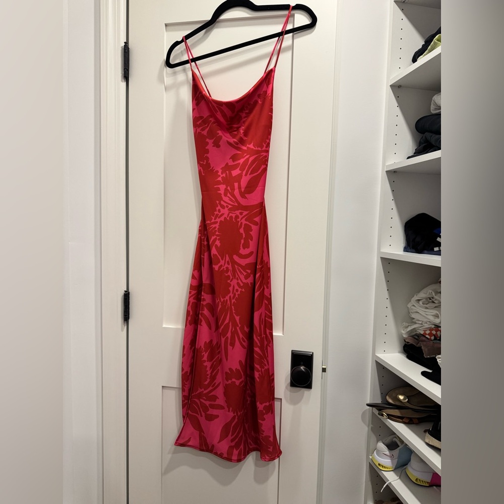 Madison Slip Dress in Maui
RESA
Color: Maui
Sold Out on Revolve